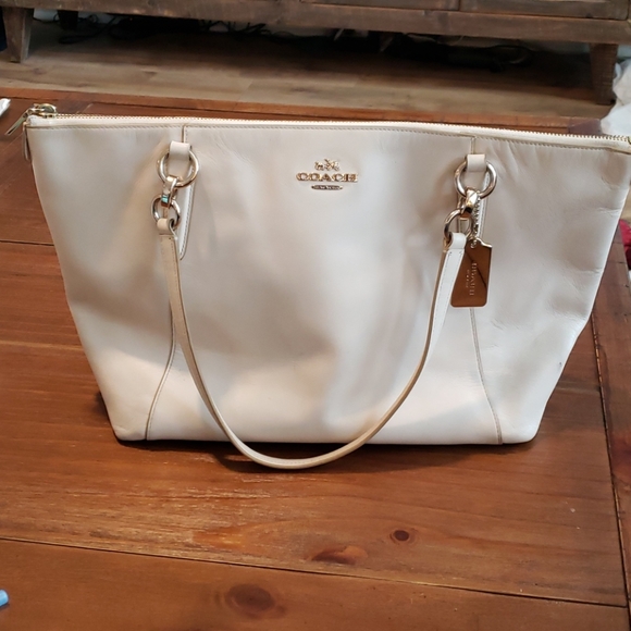 Coach Handbags - Coach vintage Mollie Tote